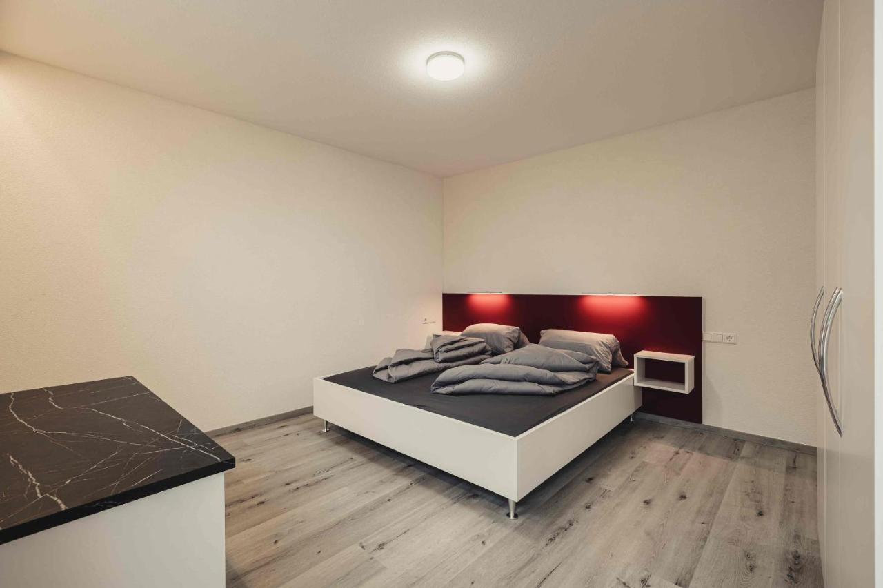 Ferienwohnungen Und Boardinghouse Heimbach In Renchen エクステリア 写真