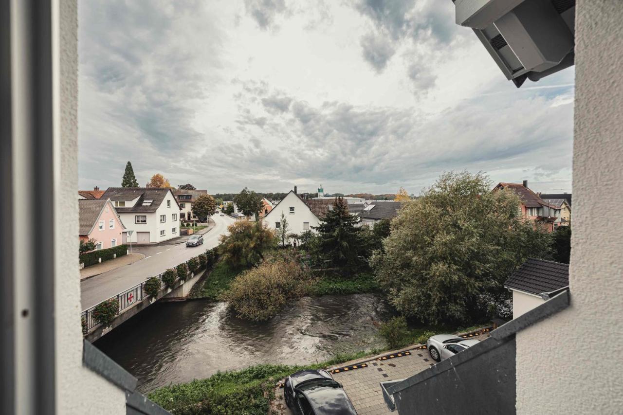 Ferienwohnungen Und Boardinghouse Heimbach In Renchen エクステリア 写真